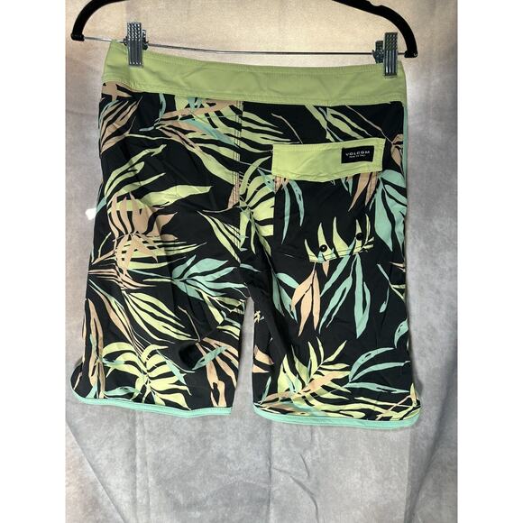 NWT Volcom Bleeding Leaf Mod Tech Black 4 Way Stretch Size 28 - Picture 2 of 3